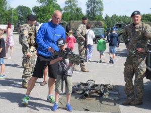 Nacionālo bruņoto spēku militārās tehnikas, ekipējuma un ieroču izstāde Siguldā