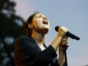 „Sunset Festival”. Džesijas Veiras koncerts Siguldas pilsd