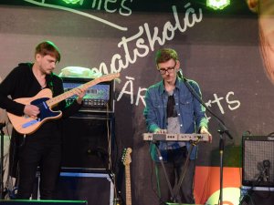 Zinību dienas svinības „Sajūti skolas garšu!” Siguldas dzelzceļa stacijas laukumā