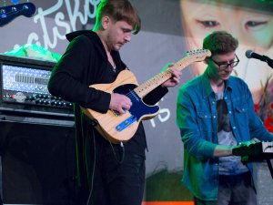 Zinību dienas svinības „Sajūti skolas garšu!” Siguldas dzelzceļa stacijas laukumā