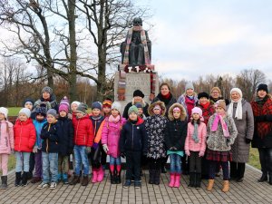 Tautasdziesmu rīts „Krišjānim Baronam – 182” pie Krišjāņa Barona pieminekļa