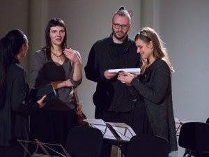 Dejas monoizrāde „Esmu ļoti kautrīgs cilvēks” koncertzālē „Baltais Flīģelis”