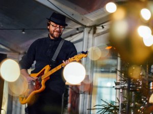 Ziemas koncertzāle. Andresa Rotsa un Raula Terepa koncerts Siguldas dzelzceļa stac