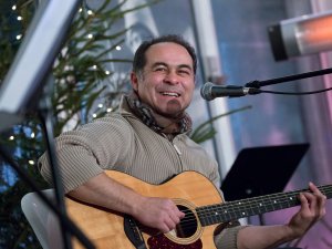 Ziemas koncertzāle. Igo un Tomasa Kleina koncerts Siguldas dzelzceļa stacijas laukumā