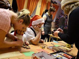 Ziemassvētku egles iedegšanas pasākums Mores pagasta Tautas namā