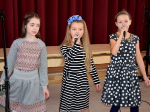 Svinīgā līnija Laurenču sākumskolā