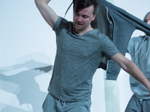 Valmieras Drāmas teātra viesizrāde „Staburaga bērni” Mākslu skolā „Baltais Flīģelis” jauniešu teātra festivālā „Laimes lācis 2018”