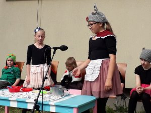 Valmieras bērnu muzikālā teātra studijas „Spēlīte” izrāde „Uzvāri man pasaciņu!” Siguldas novada bibliotēkā