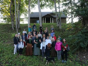 Imanta Ziedoņa muzeja rīkotā akcija “Ceļā ar Baronu” – pārgājiens maršrutā Peltes–Dainu kalns