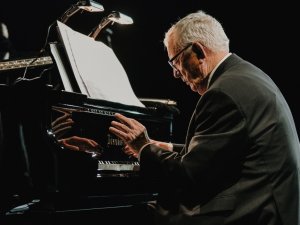 Kultūras centra “Siguldas devons” trešās sezonas atklāšana. Maestro Raimonda Paula un Latvijas Radio bigbenda koncertprogramma “Dienvidu akvareļi”