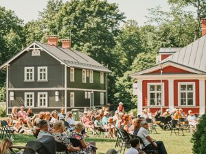 Muzikālās brokastis un apvienības “Xylem Trio” koncertprogramma “Brokastis Xylem gaumē” Siguldas pils kvartālā