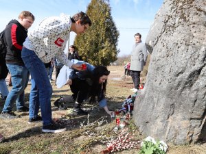 Komunistiskā genocīda upuru piemiņas dienas pasākums Mālpilī