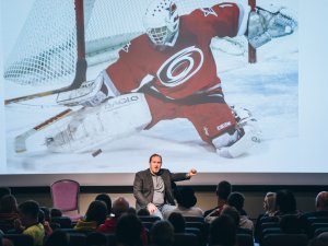 Artūra Irbes tikšanās ar jaunajiem sportistiem un viņu vecākiem kultūras centrā “Siguldas devons”