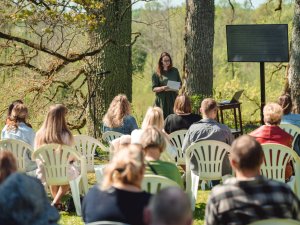 “Rīts ar literatūrzinātnieku”. Signe Raudive “Sievietes grāmatnieces 20. gs. 20.–30. gadu Latvijā” Skulmju dzimtas mājā