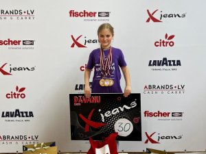 Novadniekiem medaļas Latvijas jauniešu čempionātā badmintonā