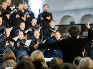 “Baltais flīģelis” aicina uz svētku koncertu “Maska. Pērkons. A cappella”