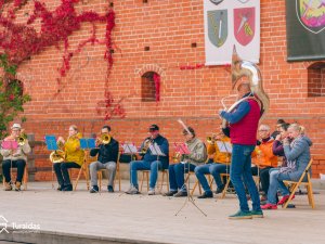 Pūtēju ansambļa “Sigulda” koncerts “Rudens krāsu karuselis” Turaidas muzejrezervātā