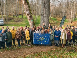 Informatīvās zīmes “Bioloģiski vērtīgs koks” atklāšanas pasākums Turaidas muzejrezervātā